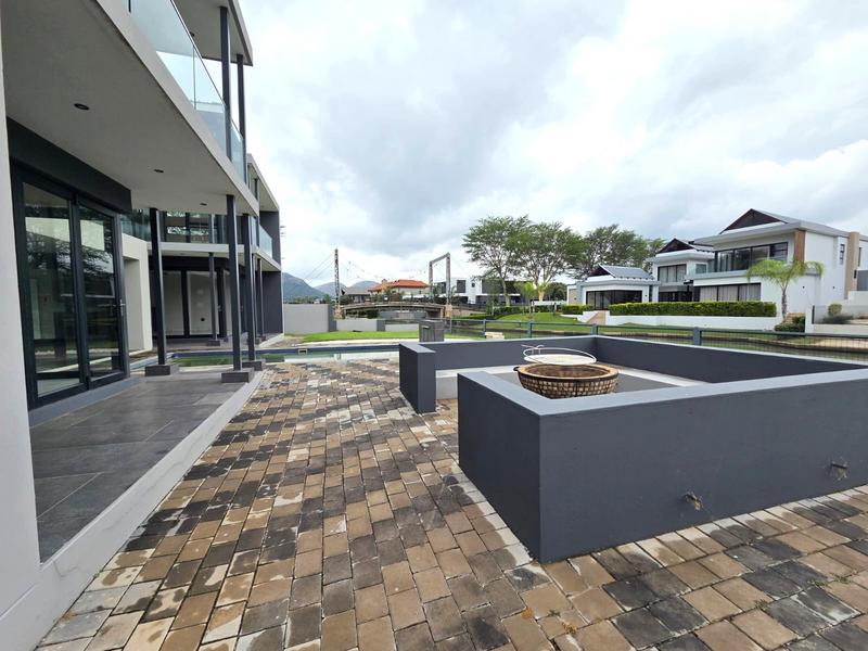 5 Bedroom Property for Sale in The Islands Estates North West